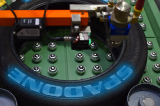 White-SIdewall-Protective-Paint-Sprayer